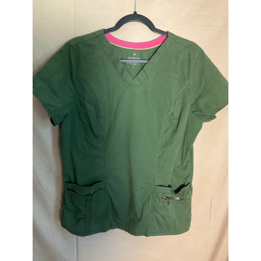 Beyond Scrubs Scrub Top Womens Large Green Excellent V-Neck Stretch Pockets